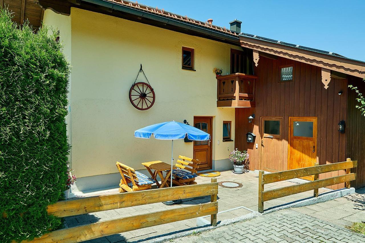 Chiemgauferienwohnungen - Wanderlust Und Alpenrose Unterwoessen Exterior photo